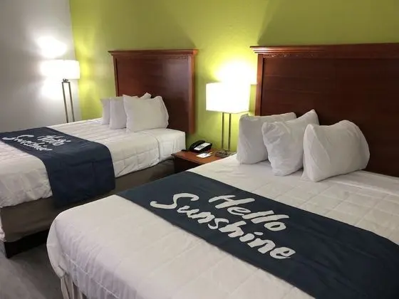 Tek Büyük Yataklı Oda, 2 Çift Kişilik Yatak