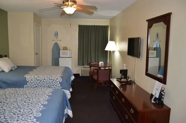 2 Double Beds, Mobility Accessible Room, Bathtub w/ Grab Bars, Smoking