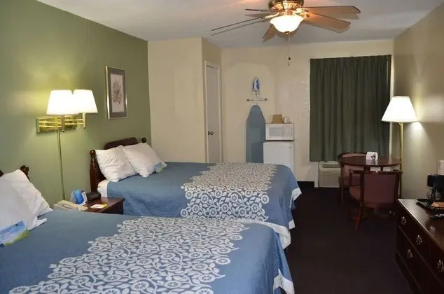 2 Double Beds, Mobility Accessible Room, Bathtub w/ Grab Bars, Smoking