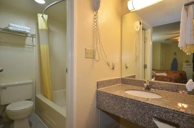 2 Double Beds, Mobility Accessible Room, Bathtub w/ Grab Bars, Smoking