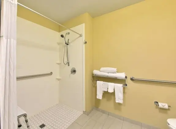 Oda, 1 En Büyük (King) Boy Yatak, Engellilere Uygun, Sigara İçilmez