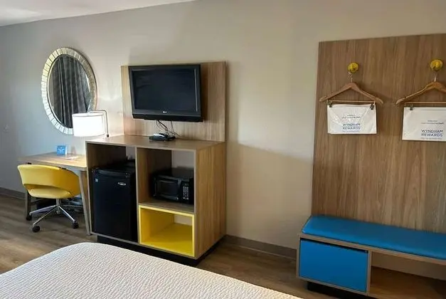 Oda, 1 En Büyük (King) Boy Yatak, Engellilere Uygun, Sigara İçilmez (Mobility, Bathtub w/ Grab Bars)