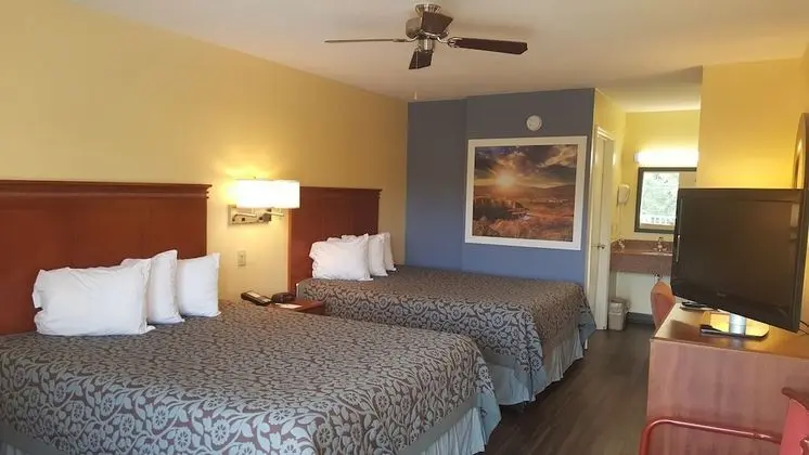 Oda, 2 Büyük (Queen) Boy Yatak, Sigara İçilmez