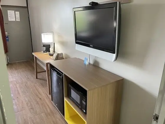 Standard Oda, 1 En Büyük (King) Boy Yatak, Engellilere Uygun, Sigara İçilmez (Mobility Accessible)