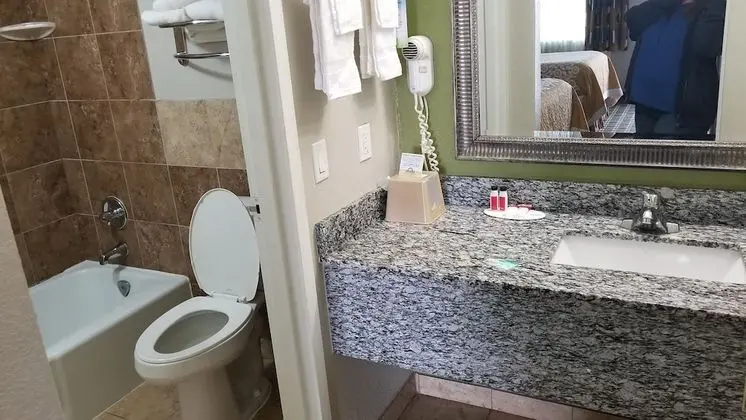 Süit, Birden Çok Yatak, Sigara İçilebilir (Two-Bedroom)