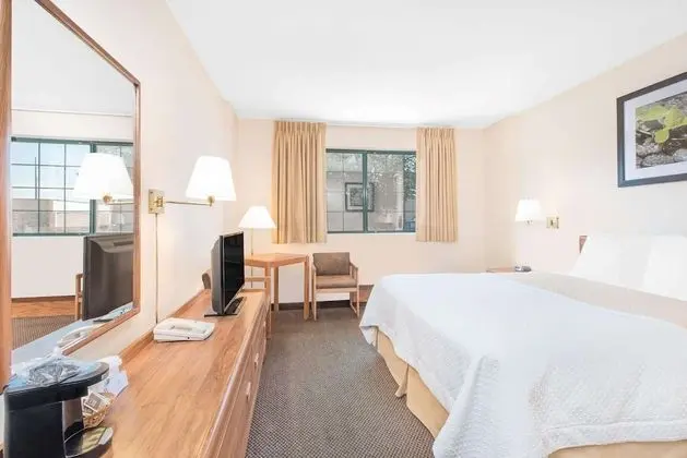 Oda, 1 Büyük (Queen) Boy Yatak, Sigara İçilmez (Pet-Friendly)