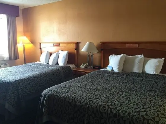 Standard Oda, 2 Büyük (Queen) Boy Yatak (Standard Room, 2 Queen Beds (No Pets))