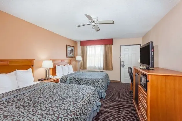 Standard Oda, 2 Büyük (Queen) Boy Yatak (Standard Room, 2 Queen Beds (No Pets))