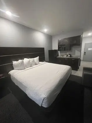 Oda, 1 En Büyük (King) Boy Yatak, Sigara İçilmez (Kitchenette)