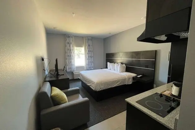 Oda, 1 En Büyük (King) Boy Yatak, Sigara İçilmez (Kitchenette)