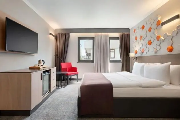 Standart Oda, Sokak Manzaralı