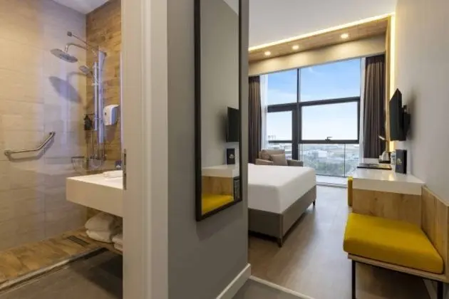 Superior Room With King Bed