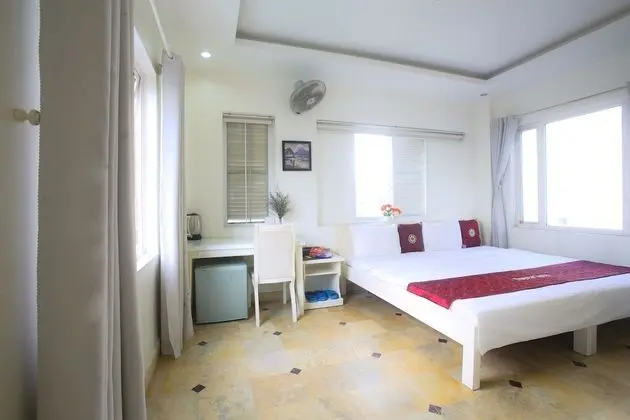 Deluxe Tek Büyük veya İki Ayrı Yataklı Oda, Özel Banyo, Plaj Kenarı