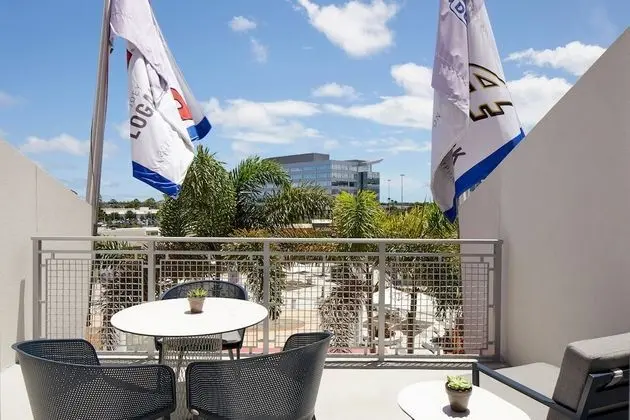 Oda, 2 Büyük (Queen) Boy Yatak, Sigara İçilmez, Balkon