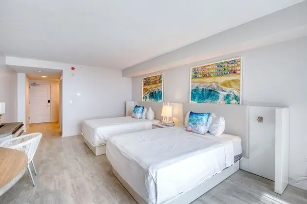Standard Queen Room with Ocean View