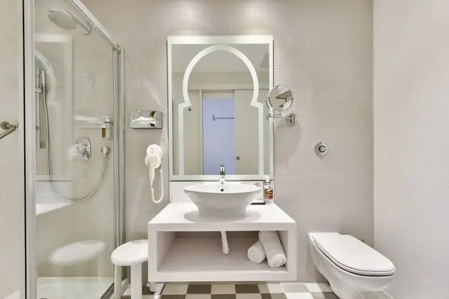 Executive lounge access, Standard Double or Twin Room, Balcony