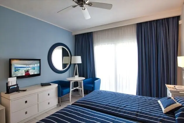 Executive lounge access, Double or Twin room (Pool View)