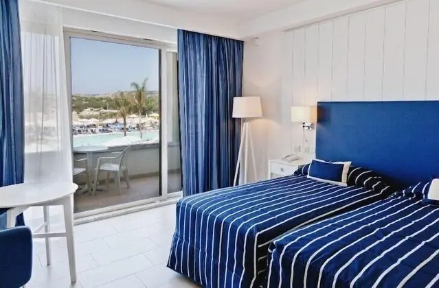 Executive lounge access, Double or Twin room (Pool View)