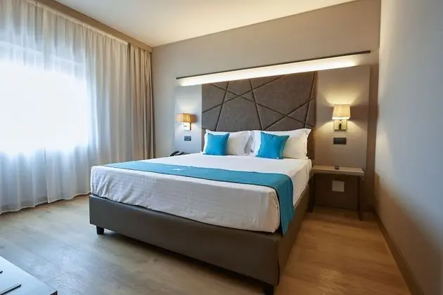 Standard Tek Büyük Yataklı Oda