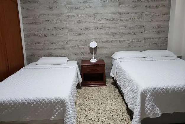 Üç Kişilik Oda