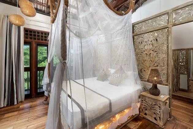 Sunrise Room