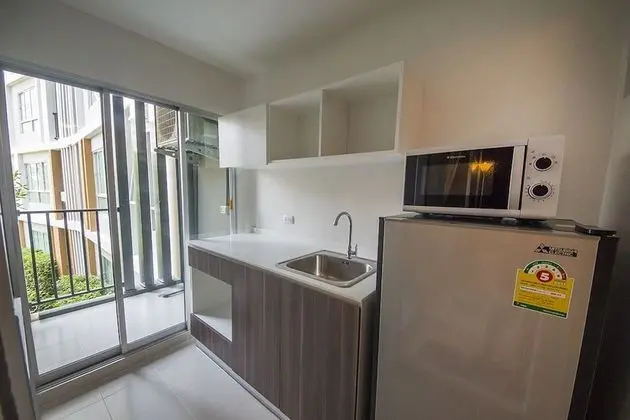 1 Bedroom Condo