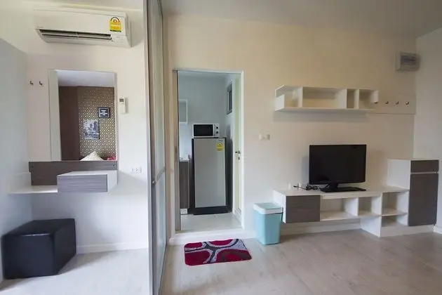 1 Bedroom Condo