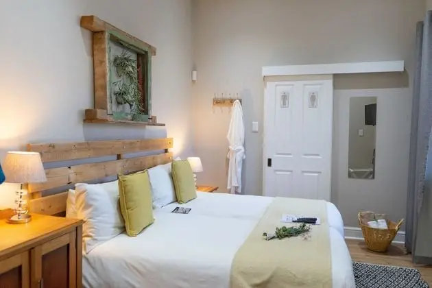 Luxury Tek Büyük veya İki Ayrı Yataklı Oda, Banyolu/Duşlu, Bahçeli