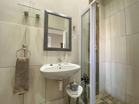 Luxury Tek Büyük Yataklı Oda, 1 Büyük (Queen) Boy Yatak, Banyolu/Duşlu, Bahçe Manzaralı