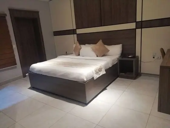 Tek Büyük Yataklı Oda