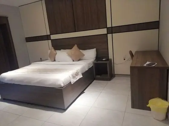 Tek Büyük Yataklı Oda