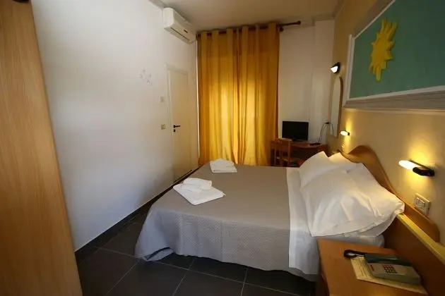 Üç Kişilik Oda