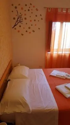 Tek Büyük Yataklı Oda, Bağlantılı Odalar