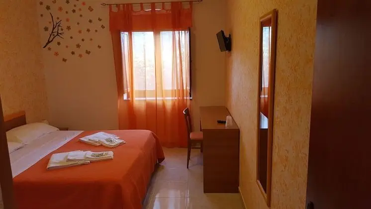 Tek Büyük Yataklı Oda, Bağlantılı Odalar