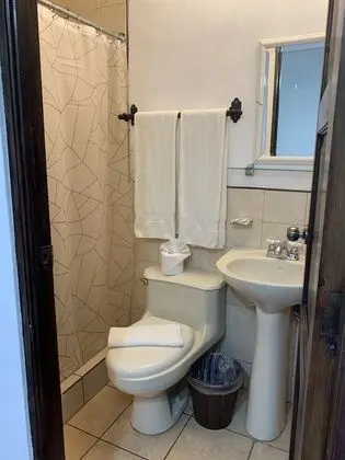 Basic Tek Büyük Yataklı Oda