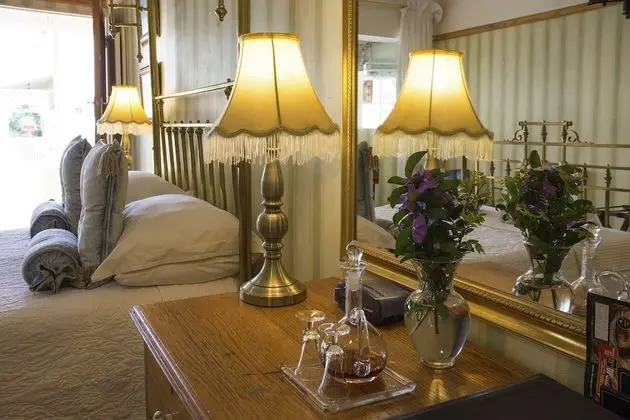 Luxury Tek Büyük Yataklı Oda