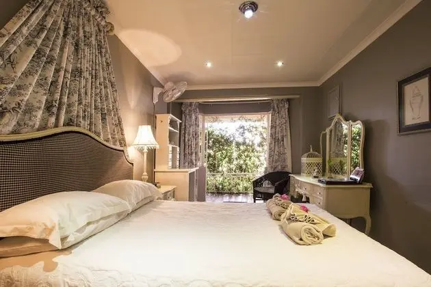 Luxury Tek Büyük Yataklı Oda