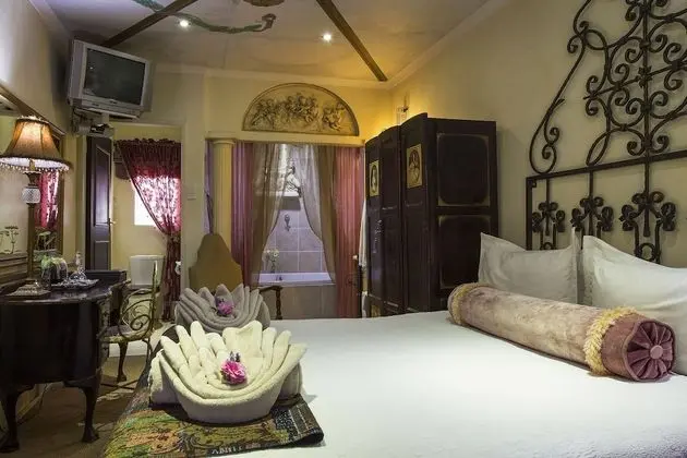 Luxury Tek Büyük Yataklı Oda