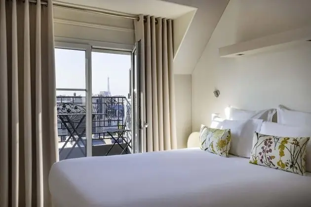 Luxury Oda, Teras (View on the Eiffel Tower)