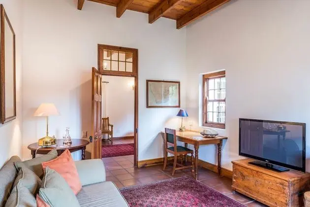 Süit, 1 En Büyük (King) Boy Yatak, Sigara İçilmez, Havuz Manzaralı