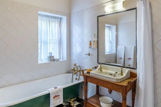 Süit, 1 En Büyük (King) Boy Yatak, Sigara İçilmez, Havuz Manzaralı