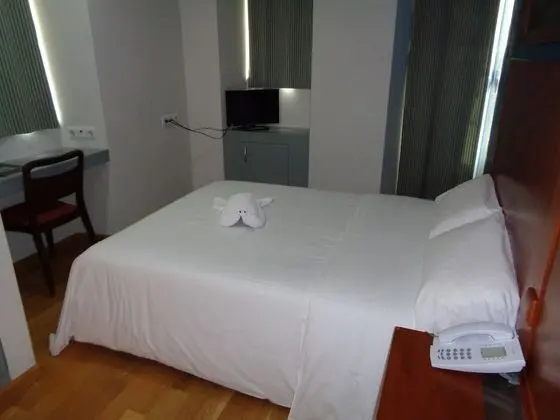 Büyük Yataklı Tek Kişilik Oda