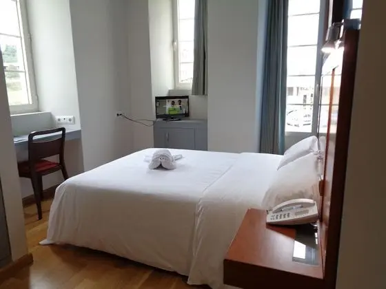 Büyük Yataklı Tek Kişilik Oda