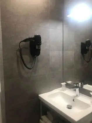 Üç Kişilik Oda