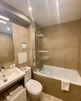 Üç Kişilik Oda