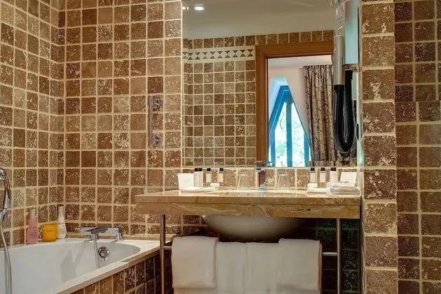 Oda, 1 Çift Kişilik Yatak, Şehir Manzaralı