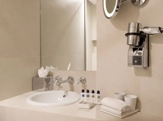 Suite (Du Maine)