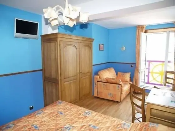 Üç Kişilik Oda, Liman Manzaralı, Denize Bakan