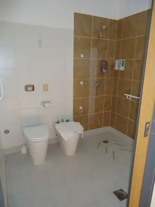 Standard Tek Büyük veya İki Ayrı Yataklı Oda, 1 Çift Kişilik veya 2 Tek Kişilik Yatak, Özel Banyo