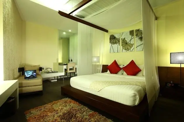 Grand Deluxe Room Only